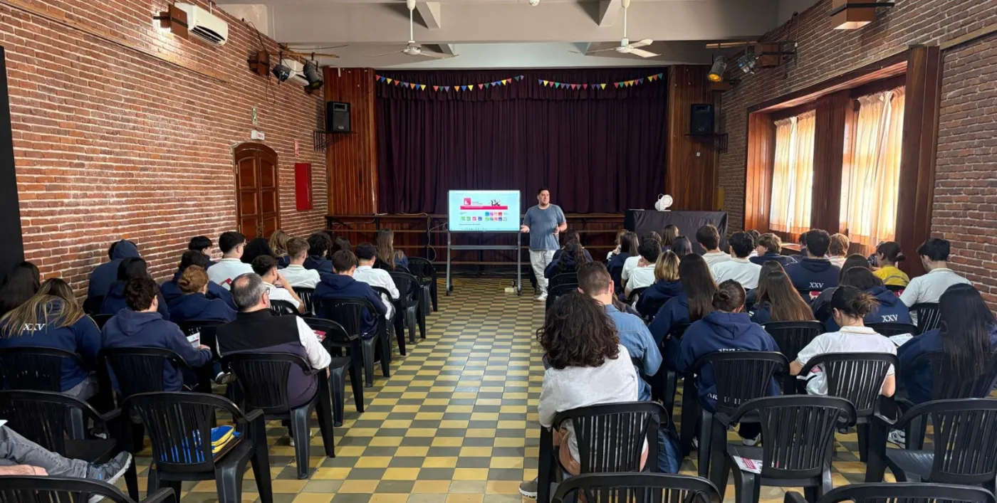 CEI visita liceos