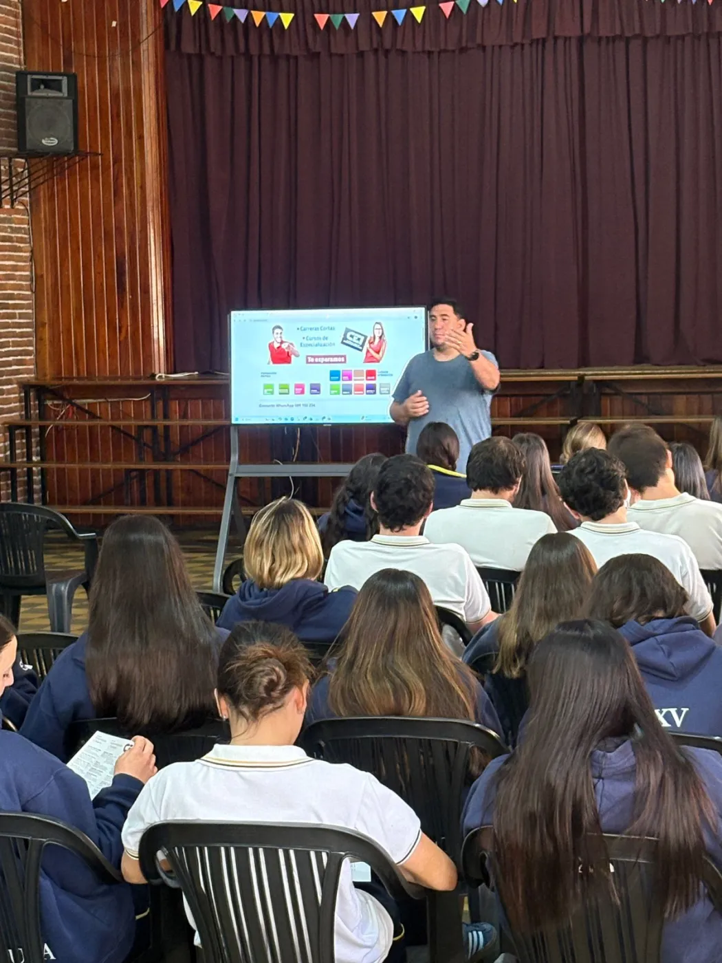 CEI visita liceos