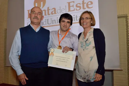 Premio al Desempeño Académico 2014